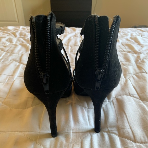 Strappy heels - Picture 4 of 4